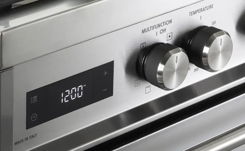 VUFSGE365SS oven digital and knob controls